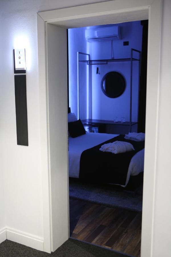 Dark Boutique Hotel Shkoze Екстер'єр фото