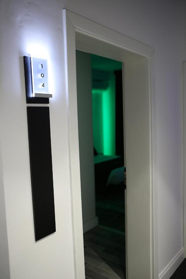 Dark Boutique Hotel Shkoze Екстер'єр фото