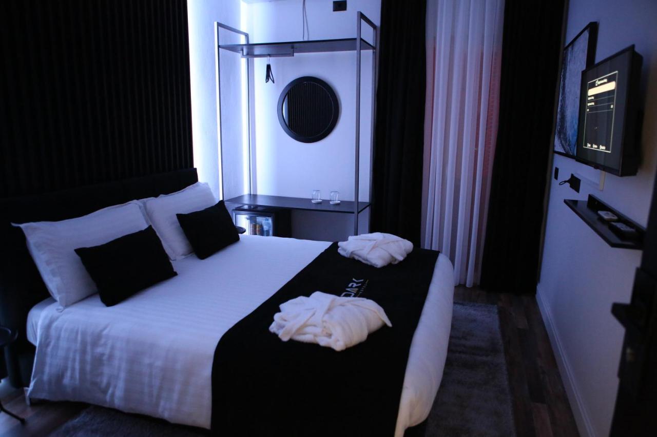 Dark Boutique Hotel Shkoze Екстер'єр фото