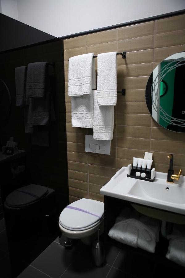 Dark Boutique Hotel Shkoze Екстер'єр фото