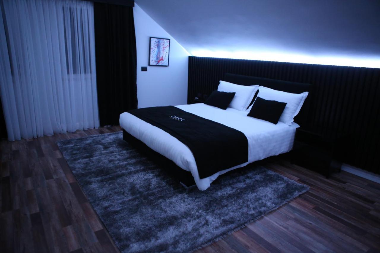 Dark Boutique Hotel Shkoze Екстер'єр фото